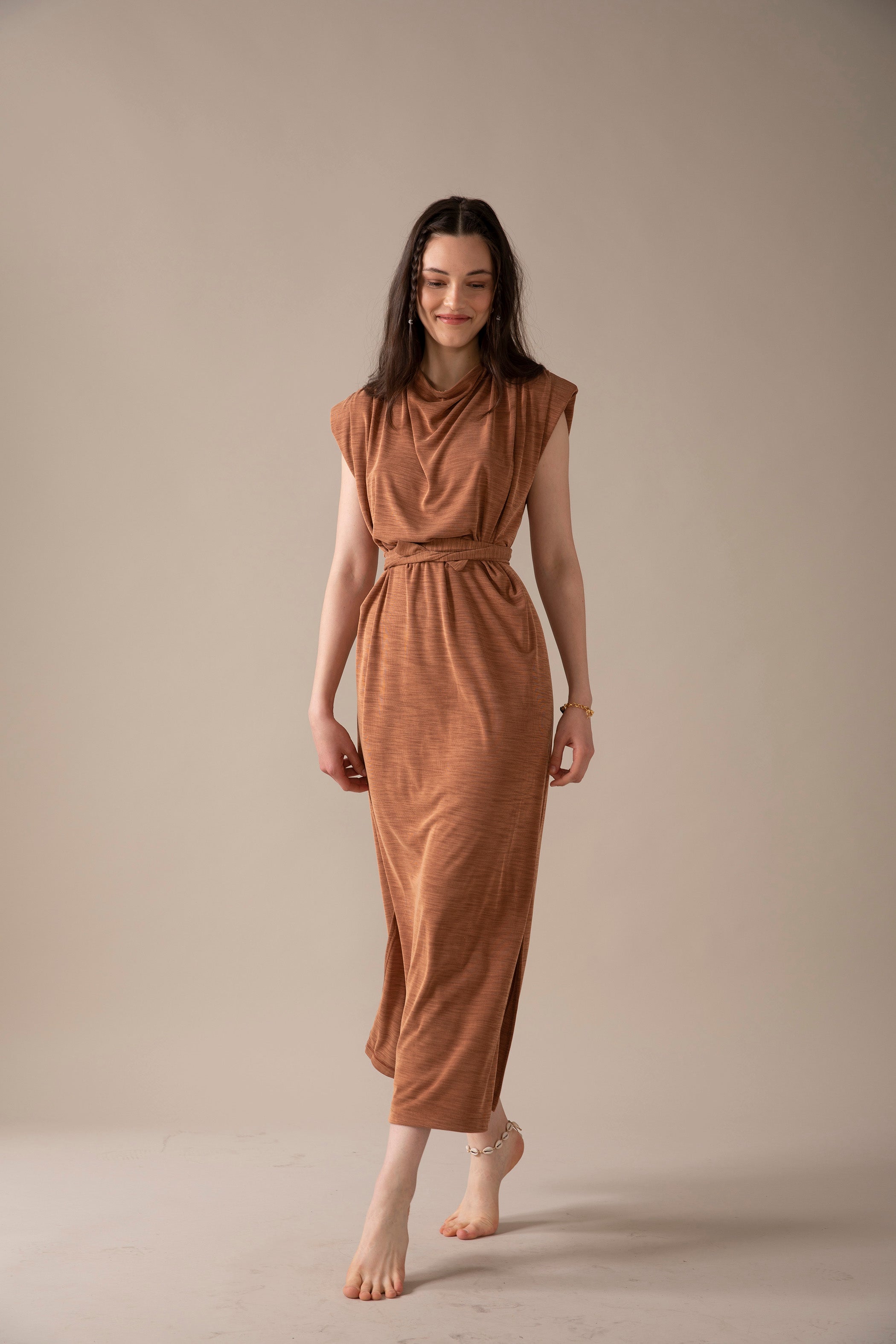 שמלה ליאוני -חום קמל