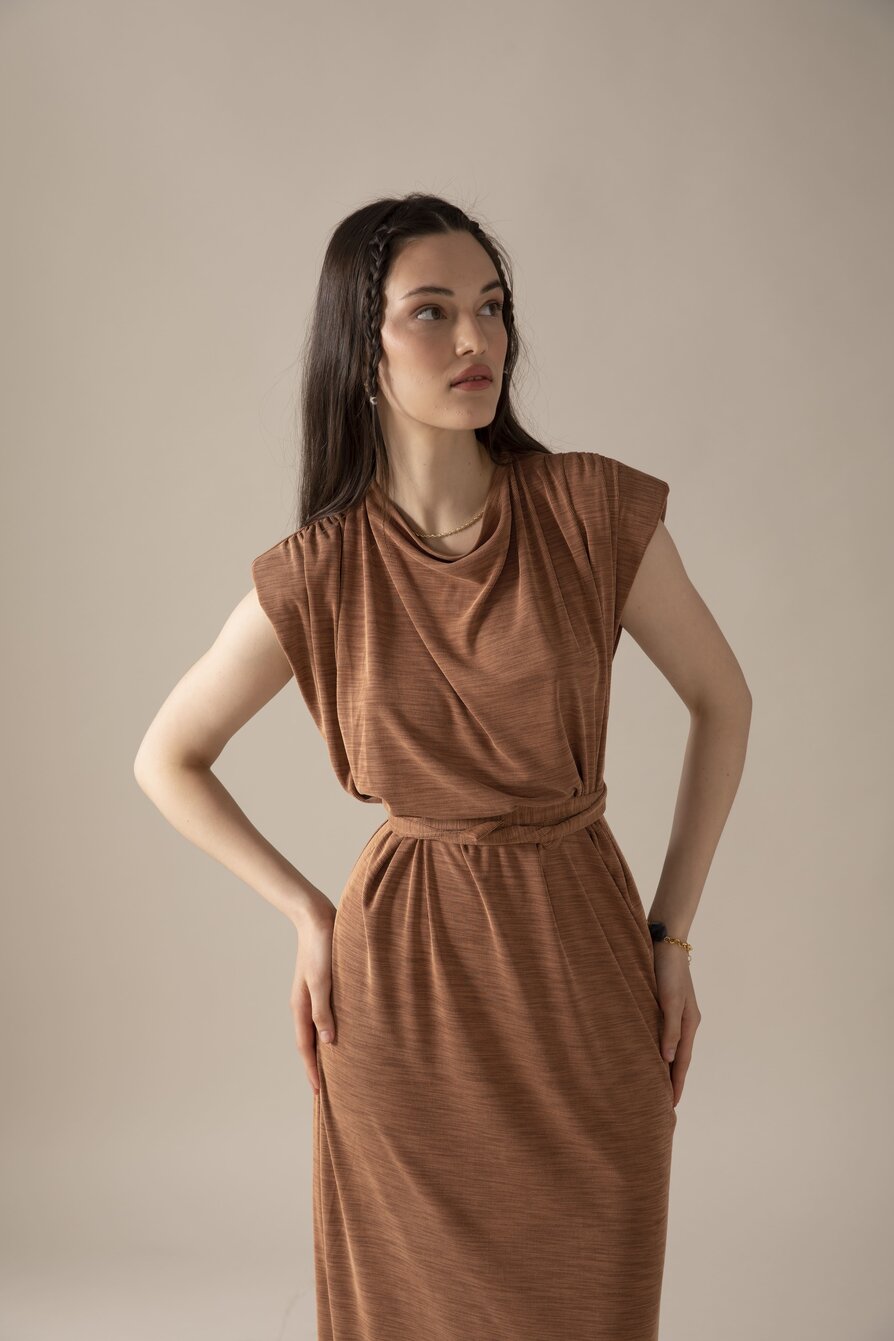 שמלה ליאוני -חום קמל