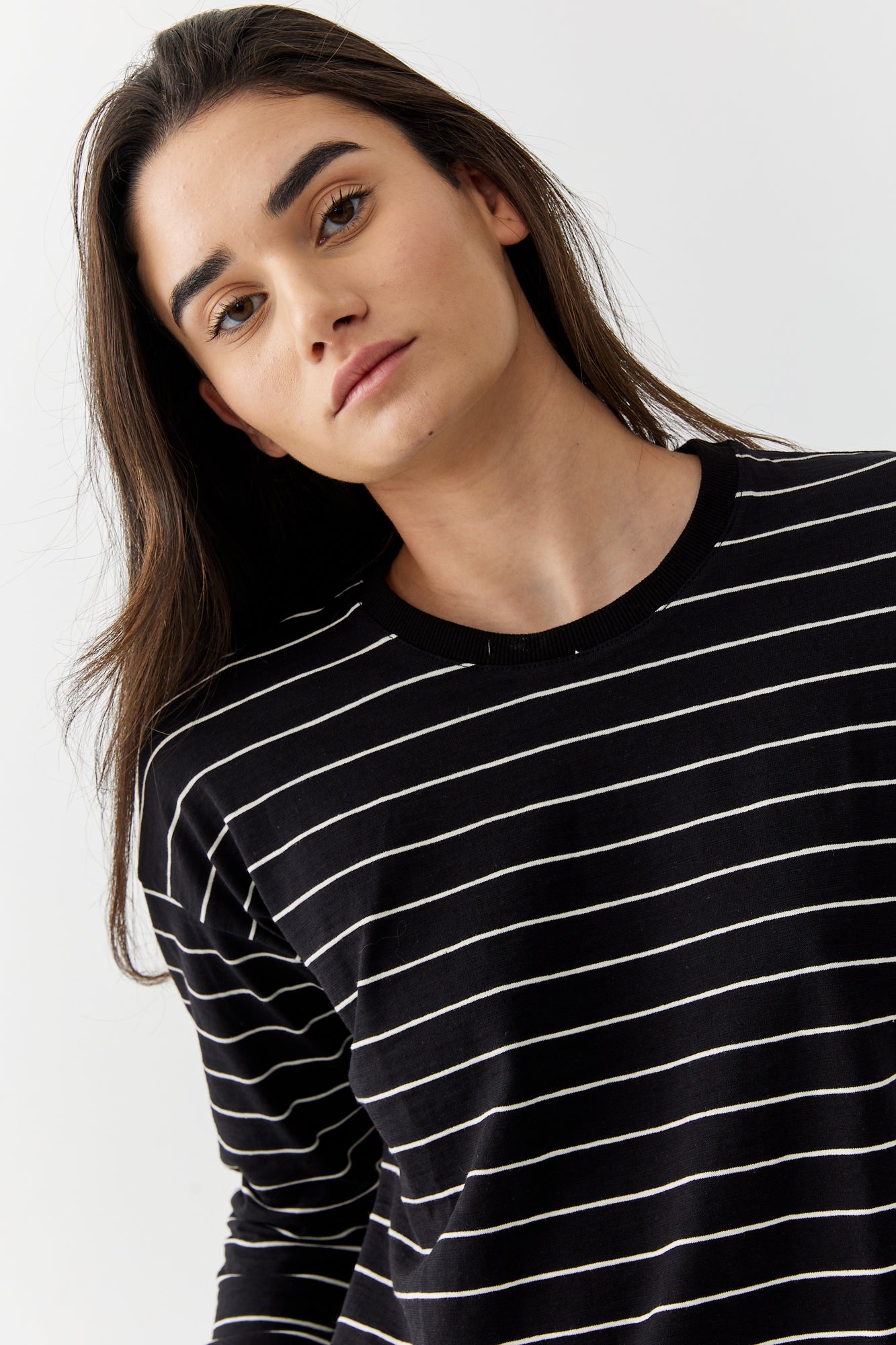 חולצת טי -פסים שחור לבן